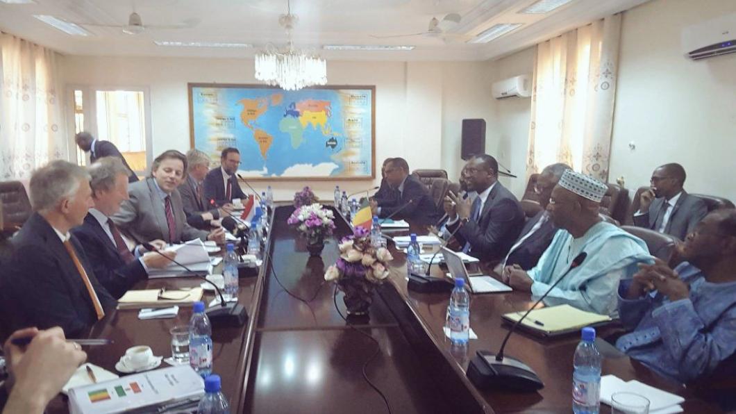 Ontmoeting tussen de Nederlandse en Malinese ministers van Buitenlandse Zaken Cz0ue5wWQAAzxfI.jpg